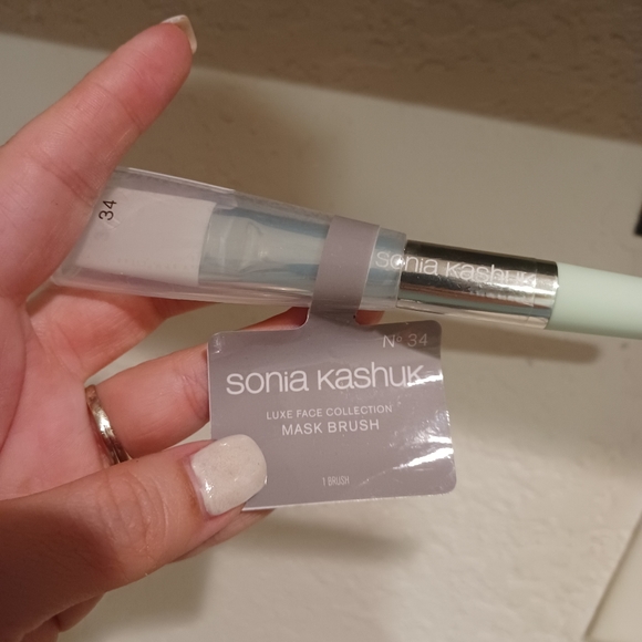 Large Face Care bundle - Picture 8 of 8